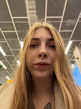 Snapshot of Sunny___Bunny chatting on October 14, 2025, 8:15 am Sunny   Bunny online show from October 14, 2025, 8:15 am