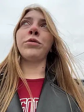 Snapshot of Sunny___Bunny chatting on October 16, 2025, 10:16 am Sunny   Bunny online show from October 16, 2025, 10:16 am