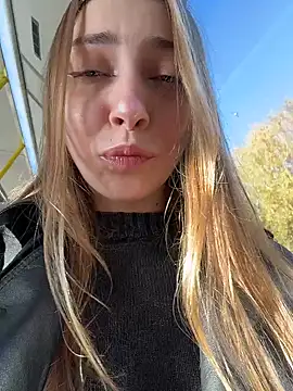 Snapshot of Sunny___Bunny chatting on October 17, 2025, 12:08 pm Sunny   Bunny online show from October 17, 2025, 12:08 pm