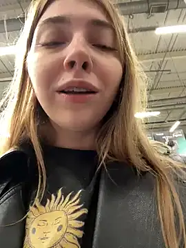 Snapshot of Sunny___Bunny chatting on October 21, 2025, 12:17 pm Sunny   Bunny online show from October 21, 2025, 12:17 pm