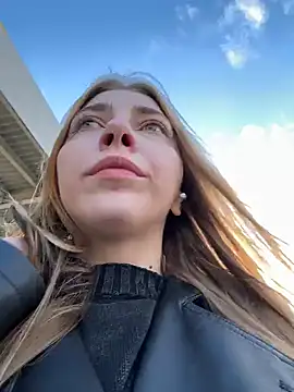 Snapshot of Sunny___Bunny chatting on October 22, 2025, 12:05 pm Sunny   Bunny online show from October 22, 2025, 12:05 pm