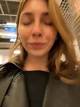 Snapshot of Sunny___Bunny chatting on October 28, 2025, 12:09 pm Sunny   Bunny online show from October 28, 2025, 12:09 pm