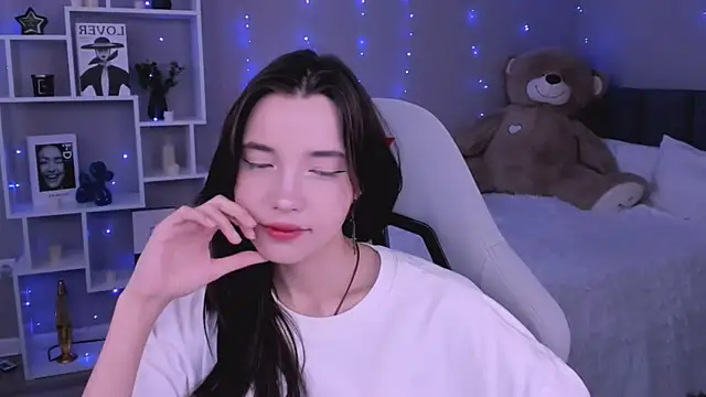 as1an girlfriend online show from May 8, 2026, 2:50 am