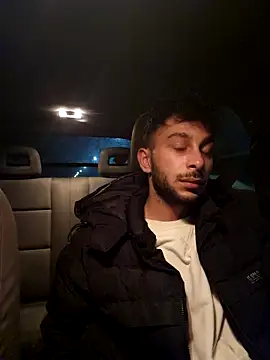 Snapshot of Iulianmarius12 chatting on February 21, 2026, 9:05 pm Iulianmarius12 online show from February 21, 2026, 9:05 pm