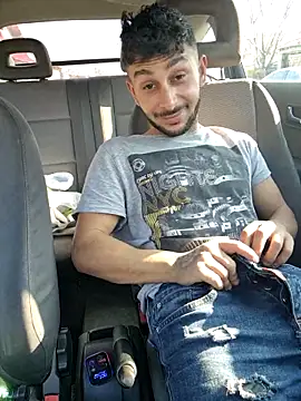 Snapshot of Iulianmarius12 chatting on March 3, 2026, 12:55 pm Iulianmarius12 online show from March 3, 2026, 12:55 pm