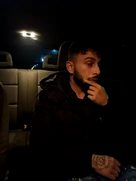 Snapshot of Iulianmarius12 chatting on March 5, 2026, 8:27 pm Iulianmarius12 online show from March 5, 2026, 8:27 pm