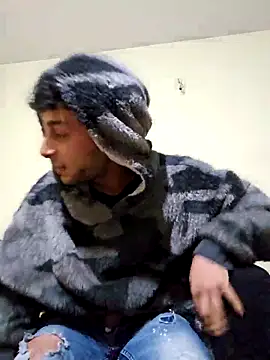 Snapshot of Iulianmarius12 chatting on March 21, 2026, 8:45 pm Iulianmarius12 online show from March 21, 2026, 8:45 pm