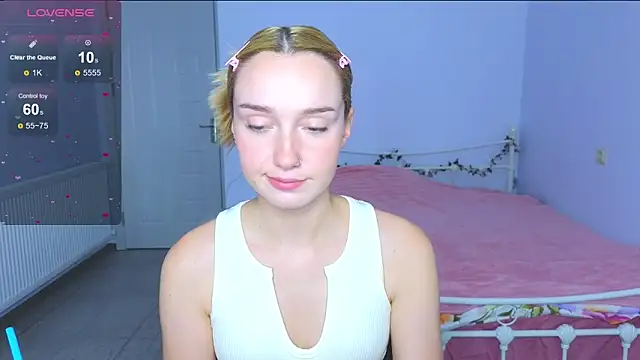 Snapshot of Wild_Sophie_ chatting on September 26, 2025, 2:32 pm Wild Sophie online show from September 26, 2025, 2:32 pm