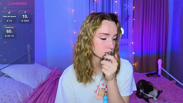 Wild Sophie  online show from January 11, 2026, 4:12 pm