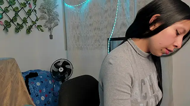 keyla meow online show from January 30, 2025, 7:04 pm