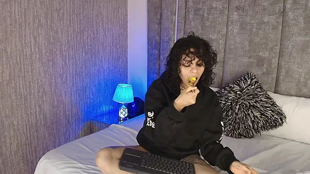 KatherineGomez online show from February 4, 2026, 2:17 am