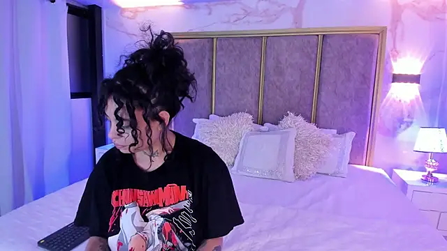 Snapshot of KatherineGomez chatting on June 12, 2026, 2:43 am KatherineGomez online show from June 12, 2026, 2:43 am