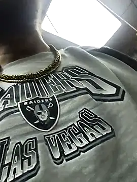 Snapshot of Ozomitro chatting on October 6, 2025, 7:44 pm Ozomitro online show from October 6, 2025, 7:44 pm