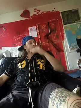 Snapshot of Ozomitro chatting on October 27, 2025, 2:21 pm Ozomitro online show from October 27, 2025, 2:21 pm