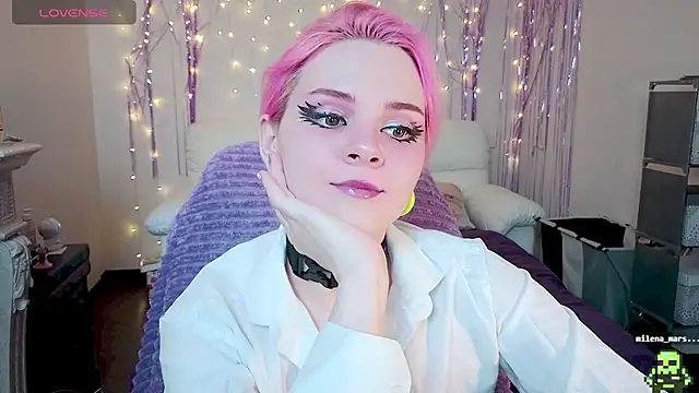 One Moment  online show from December 2, 2024, 12:30 am