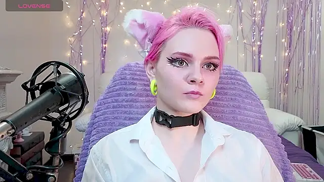 One Moment  online show from December 2, 2024, 6:41 am