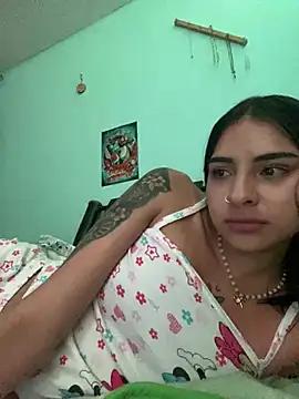 Snapshot of Hilary_pinkk chatting on December 19, 2024, 5:40 am Hilary pinkk online show from December 19, 2024, 5:40 am