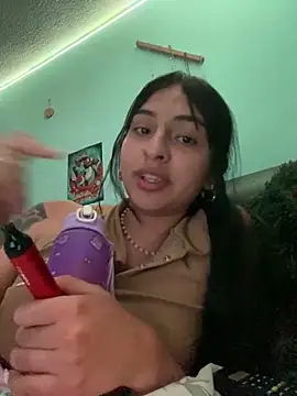 Snapshot of Hilary_pinkk chatting on December 30, 2024, 5:15 am Hilary pinkk online show from December 30, 2024, 5:15 am