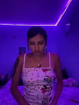 Snapshot of Hilary_pinkk chatting on January 4, 2025, 2:25 am Hilary pinkk online show from January 4, 2025, 2:25 am