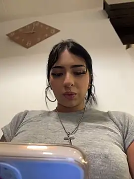 Hilary pinkk online show from April 25, 2026, 12:02 am