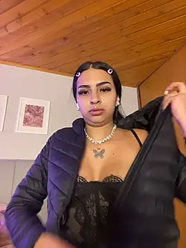 Hilary pinkk online show from May 7, 2026, 2:50 am