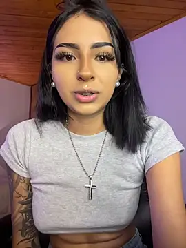 Hilary pinkk online show from May 9, 2026, 10:04 pm