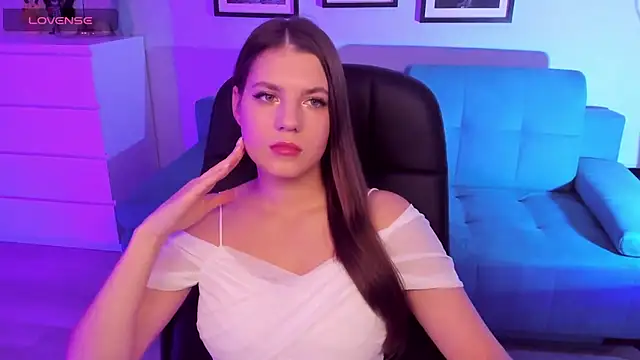 BellaSweetHeart online show from October 21, 2025, 6:08 pm