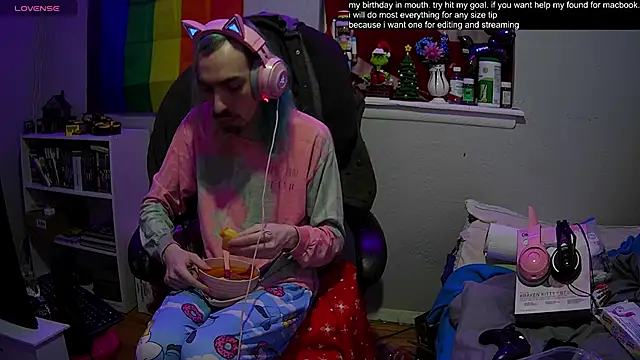 tallnerdyguy online show from January 15, 2025, 1:45 am