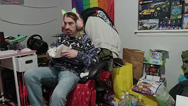 tallnerdyguy online show from April 24, 2026, 1:52 am