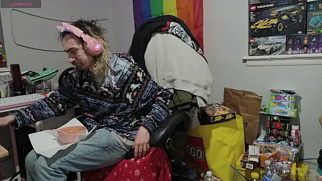 tallnerdyguy online show from May 6, 2026, 2:08 am