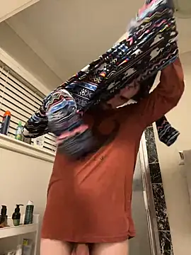 tallnerdyguy online show from June 19, 2026, 3:33 am