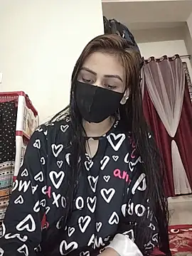 Snapshot of Tisha-01 chatting on February 16, 2025, 5:48 pm Tisha-01 online show from February 16, 2025, 5:48 pm