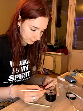 Shirley Thomas online show from September 14, 2025, 8:30 pm