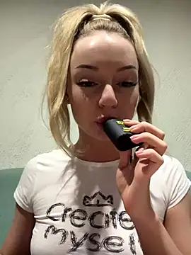 Snapshot of melissa_grr chatting on December 3, 2024, 2:05 pm melissa grr online show from December 3, 2024, 2:05 pm