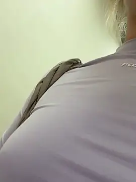 Snapshot of melissa_grr chatting on December 8, 2024, 4:39 pm melissa grr online show from December 8, 2024, 4:39 pm