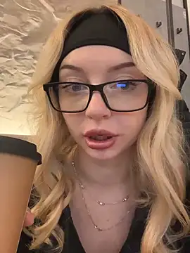 Snapshot of melissa_grr chatting on December 21, 2024, 12:38 pm melissa grr online show from December 21, 2024, 12:38 pm