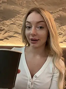 Snapshot of melissa_grr chatting on February 6, 2025, 11:32 am melissa grr online show from February 6, 2025, 11:32 am