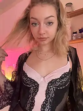 Snapshot of melissa_grr chatting on October 15, 2025, 1:33 pm melissa grr online show from October 15, 2025, 1:33 pm