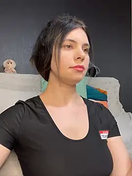 Snapshot of CurlyLara chatting on January 28, 2025, 9:51 am CurlyLara online show from January 28, 2025, 9:51 am