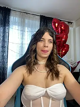 Snapshot of CurlyLara chatting on March 1, 2025, 11:39 am CurlyLara online show from March 1, 2025, 11:39 am