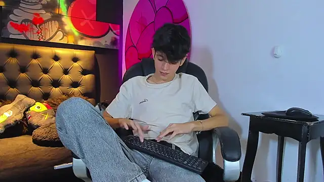 KLAUS SUNRISE XX online show from October 20, 2025, 6:58 am