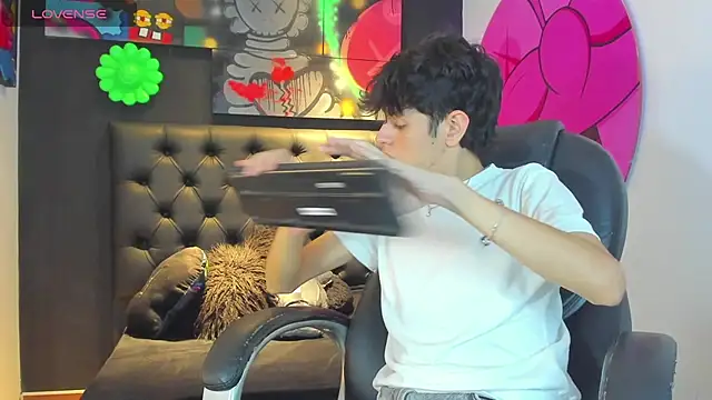 KLAUS SUNRISE XX online show from October 24, 2025, 5:04 am