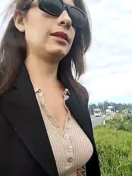 Alysson-- online show from January 2, 2025, 12:46 pm