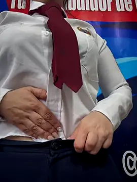 Alysson-- online show from November 18, 2025, 12:42 pm