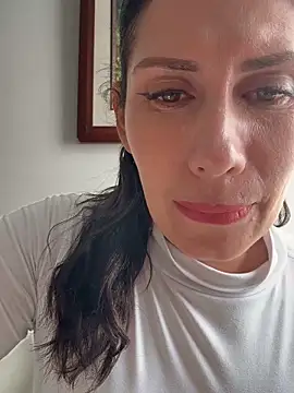 Alysson-- online show from June 12, 2026, 1:43 pm