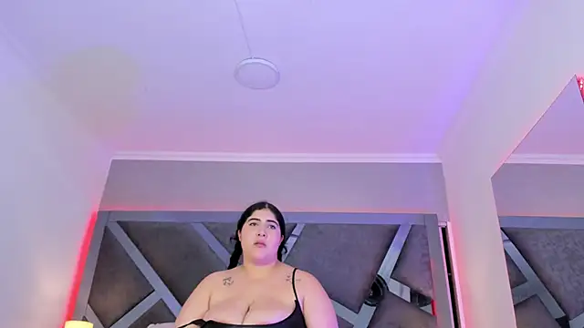 AmberiniHoffman online show from March 7, 2025, 4:22 pm