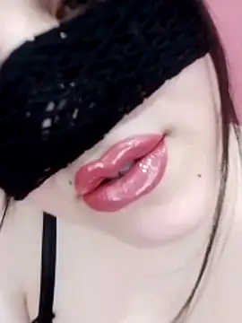 sexy-mariya online show from May 11, 2026, 3:40 pm