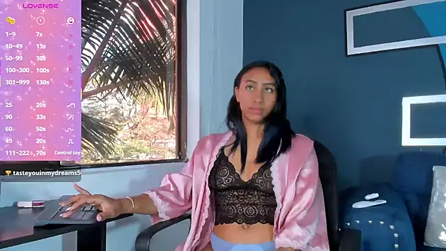 Snapshot of Brunettesexy0 chatting on March 19, 2025, 8:32 pm Brunettesexy0 online show from March 19, 2025, 8:32 pm