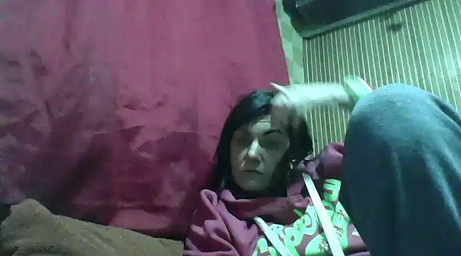 Snapshot of AlanaLaDream chatting on February 18, 2025, 4:16 pm AlanaLaDream online show from February 18, 2025, 4:16 pm