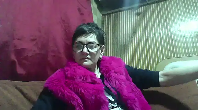 Snapshot of AlanaLaDream chatting on February 25, 2025, 9:35 pm AlanaLaDream online show from February 25, 2025, 9:35 pm